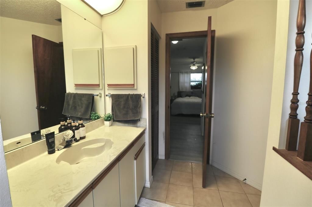 En Venta: $299,900 (3 camas, 2 baños, 1440 Pies cuadrados)