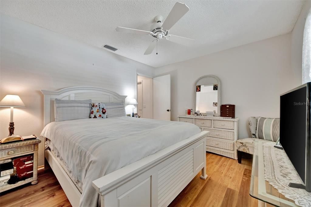 For Sale: $409,000 (3 beds, 2 baths, 1838 Square Feet)