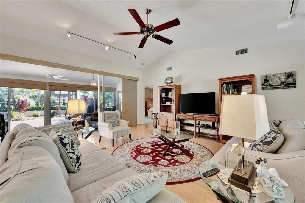 For Sale: $409,000 (3 beds, 2 baths, 1838 Square Feet)