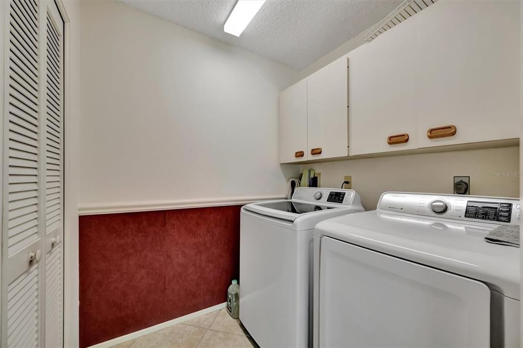 For Sale: $409,000 (3 beds, 2 baths, 1838 Square Feet)