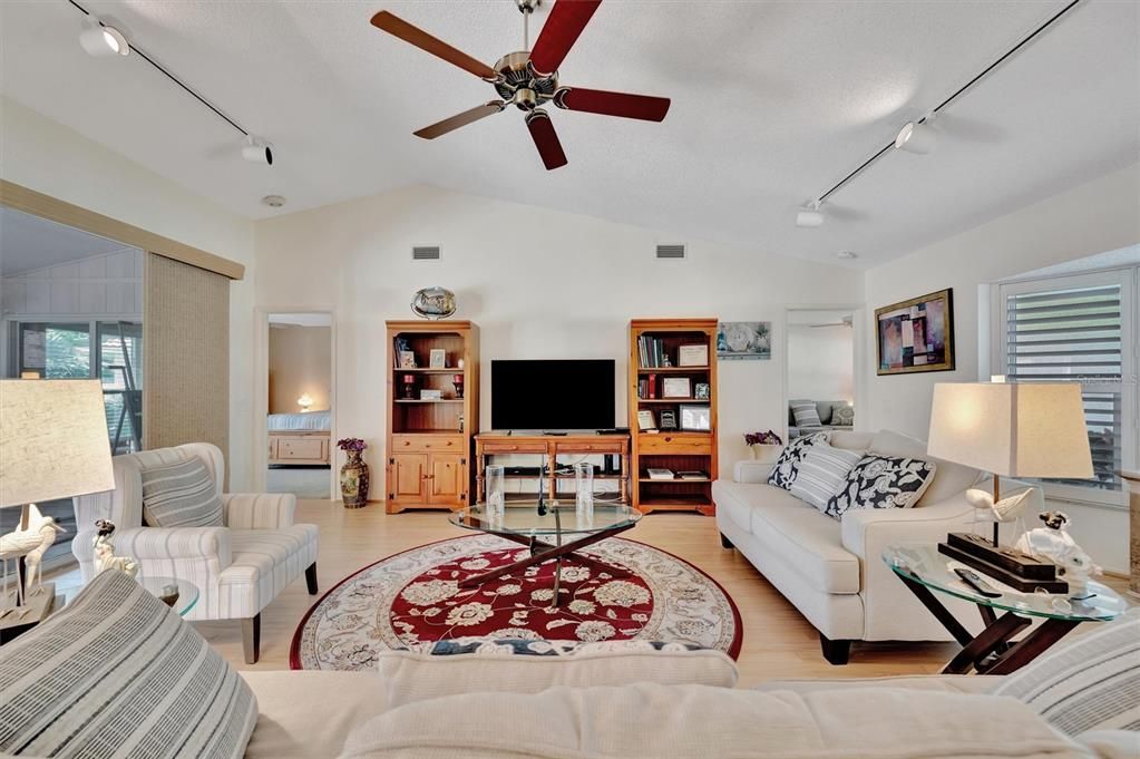 For Sale: $409,000 (3 beds, 2 baths, 1838 Square Feet)