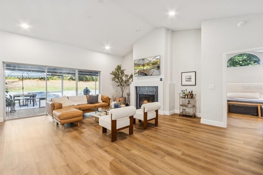 For Sale: $410,000 (3 beds, 2 baths, 2009 Square Feet)