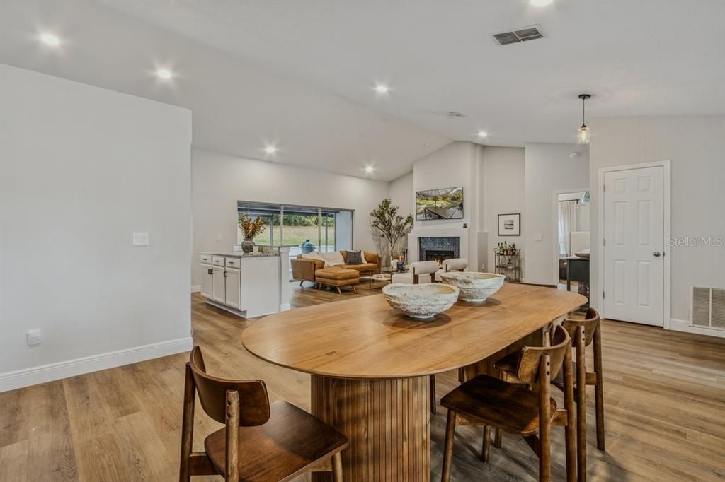 For Sale: $410,000 (3 beds, 2 baths, 2009 Square Feet)