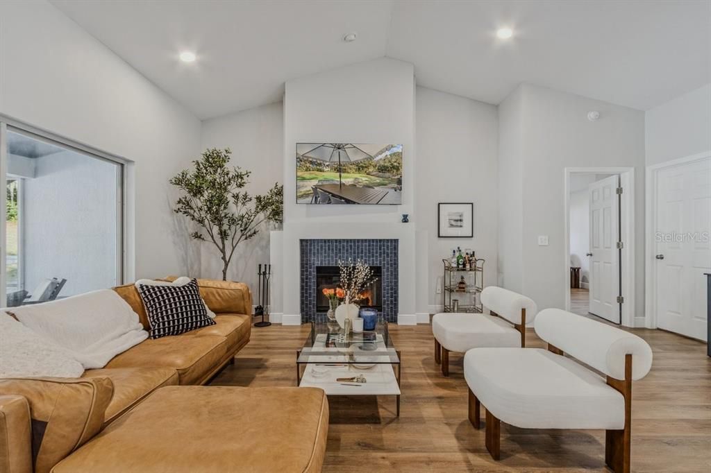 For Sale: $410,000 (3 beds, 2 baths, 2009 Square Feet)