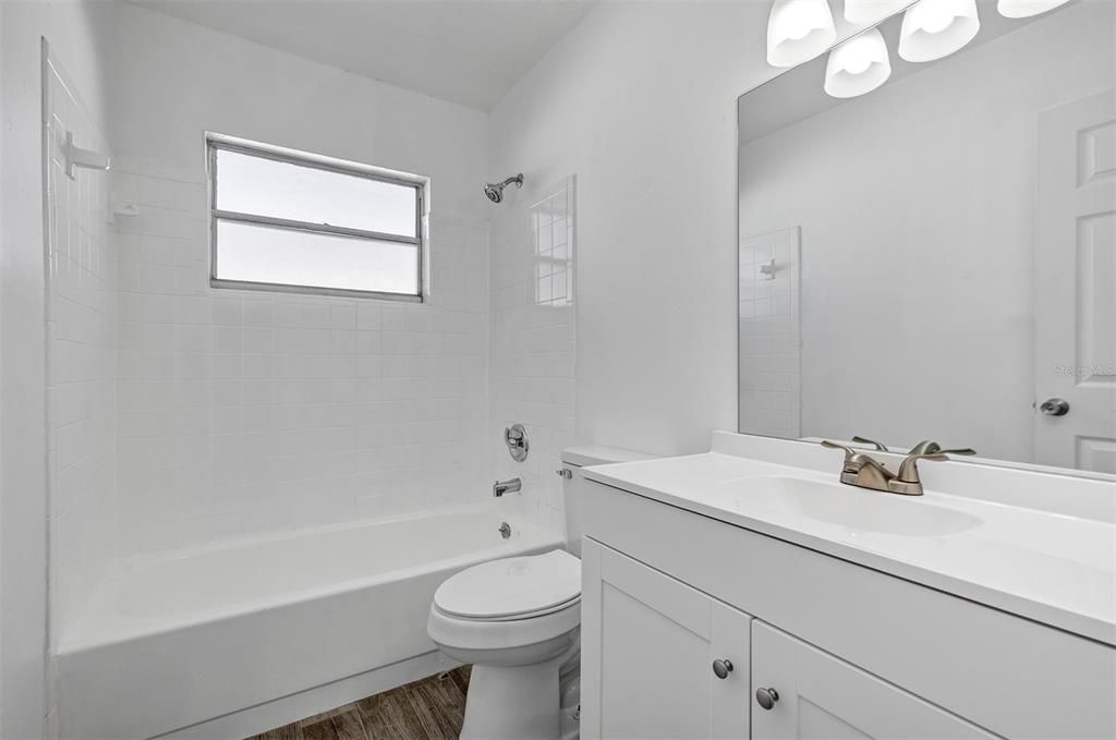 For Rent: $1,595 (2 beds, 1 baths, 806 Square Feet)