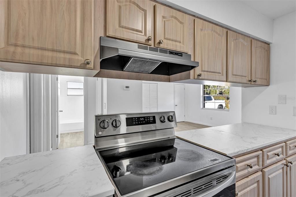 For Rent: $1,595 (2 beds, 1 baths, 806 Square Feet)