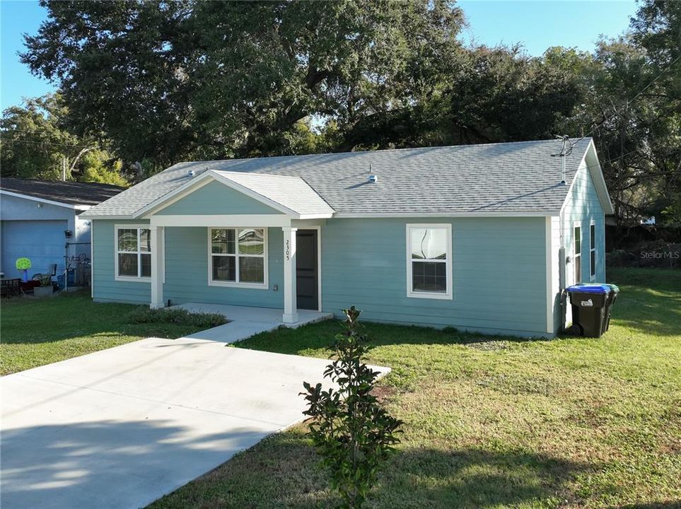 На продажу: $329,900 (3 спален, 2 ванн, 1268 Квадратных фут)