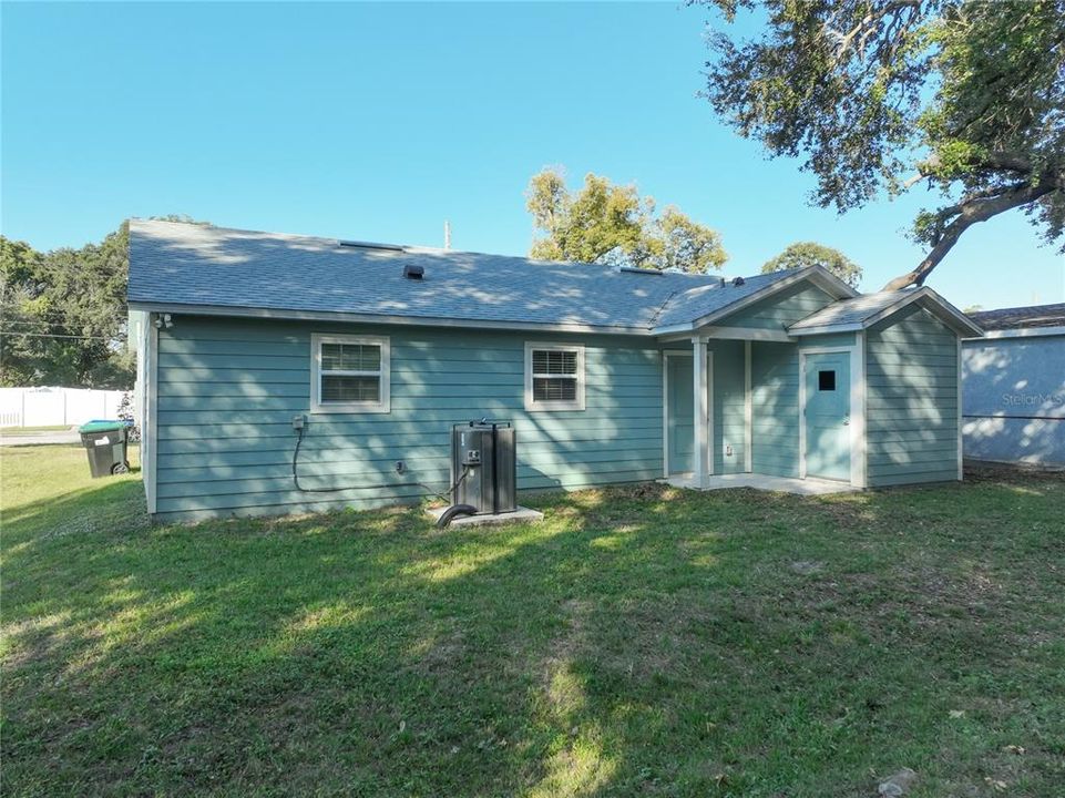 На продажу: $329,900 (3 спален, 2 ванн, 1268 Квадратных фут)