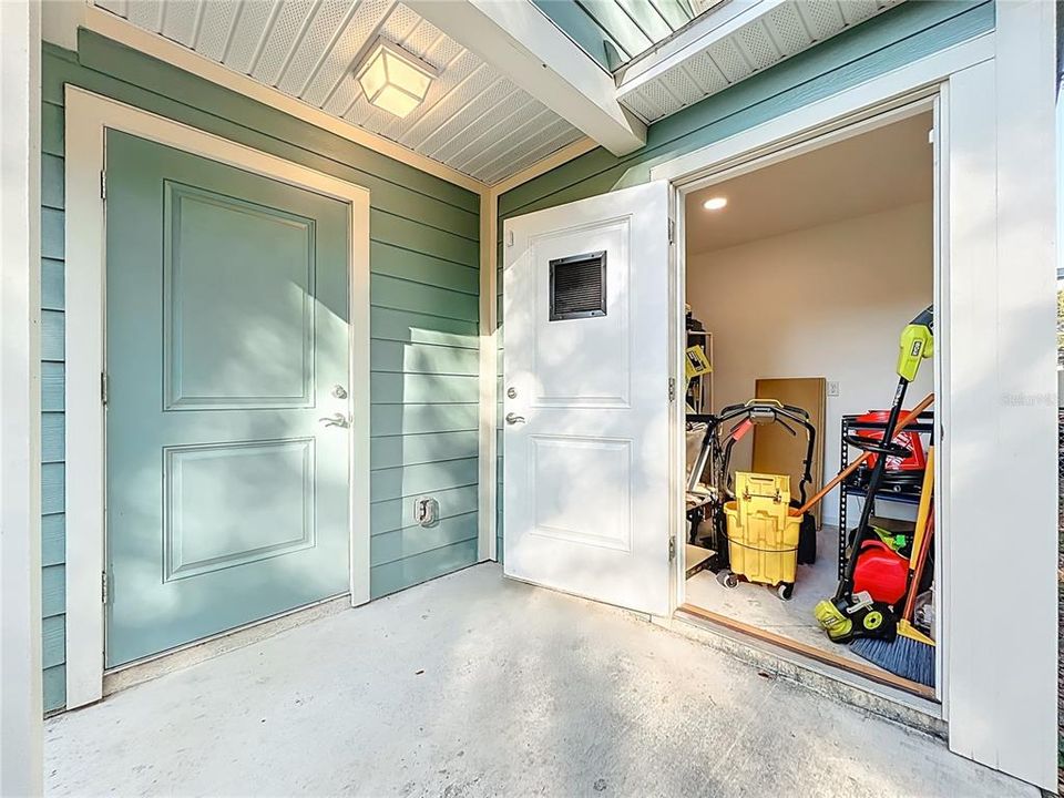 На продажу: $329,900 (3 спален, 2 ванн, 1268 Квадратных фут)