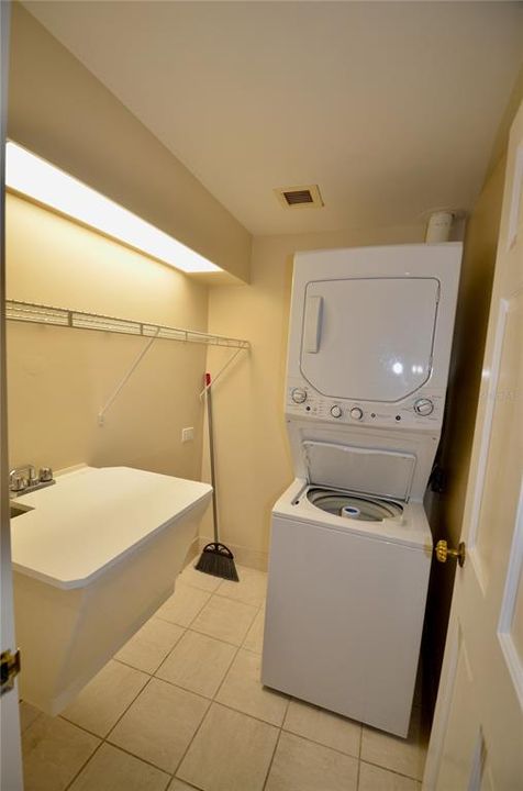 待售: $249,000 (3 贝兹, 2 浴室, 1558 平方英尺)