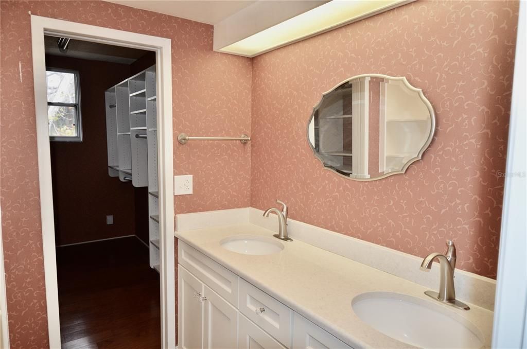 待售: $249,000 (3 贝兹, 2 浴室, 1558 平方英尺)