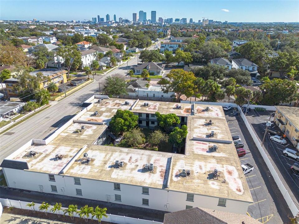 For Rent: $1,800 (2 beds, 1 baths, 783 Square Feet)