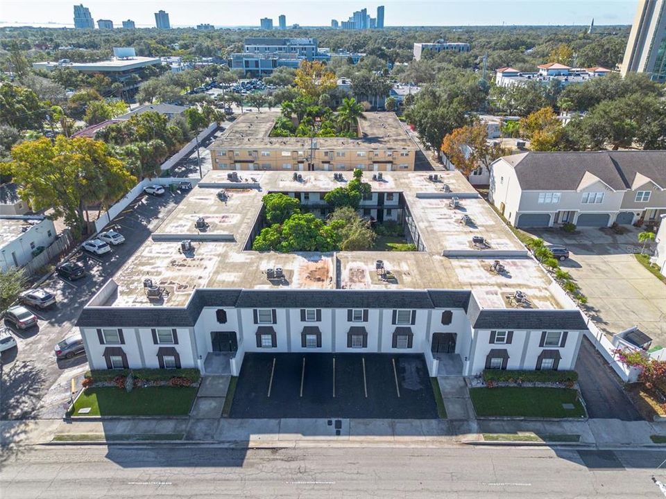 For Rent: $1,800 (2 beds, 1 baths, 783 Square Feet)