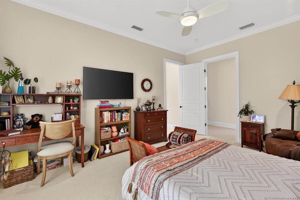 For Sale: $3,200,000 (5 beds, 5 baths, 5049 Square Feet)