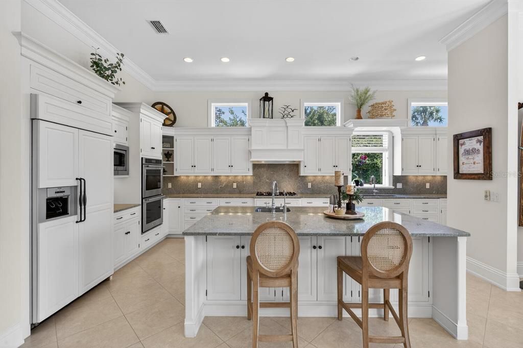 For Sale: $3,200,000 (5 beds, 5 baths, 5049 Square Feet)