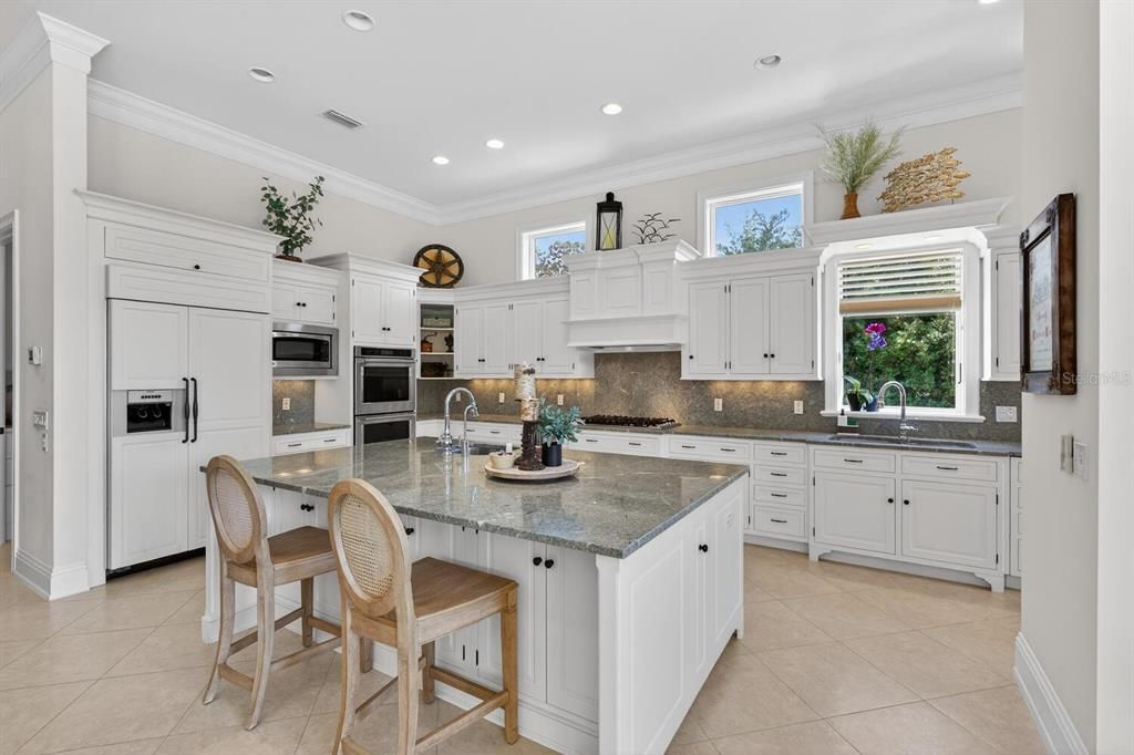 For Sale: $3,200,000 (5 beds, 5 baths, 5049 Square Feet)