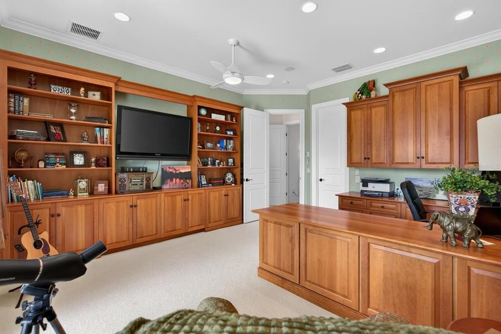 For Sale: $3,200,000 (5 beds, 5 baths, 5049 Square Feet)