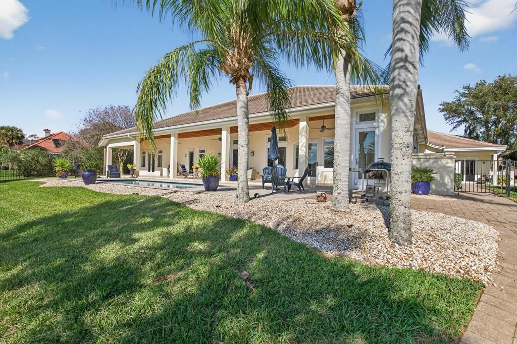 For Sale: $3,200,000 (5 beds, 5 baths, 5049 Square Feet)