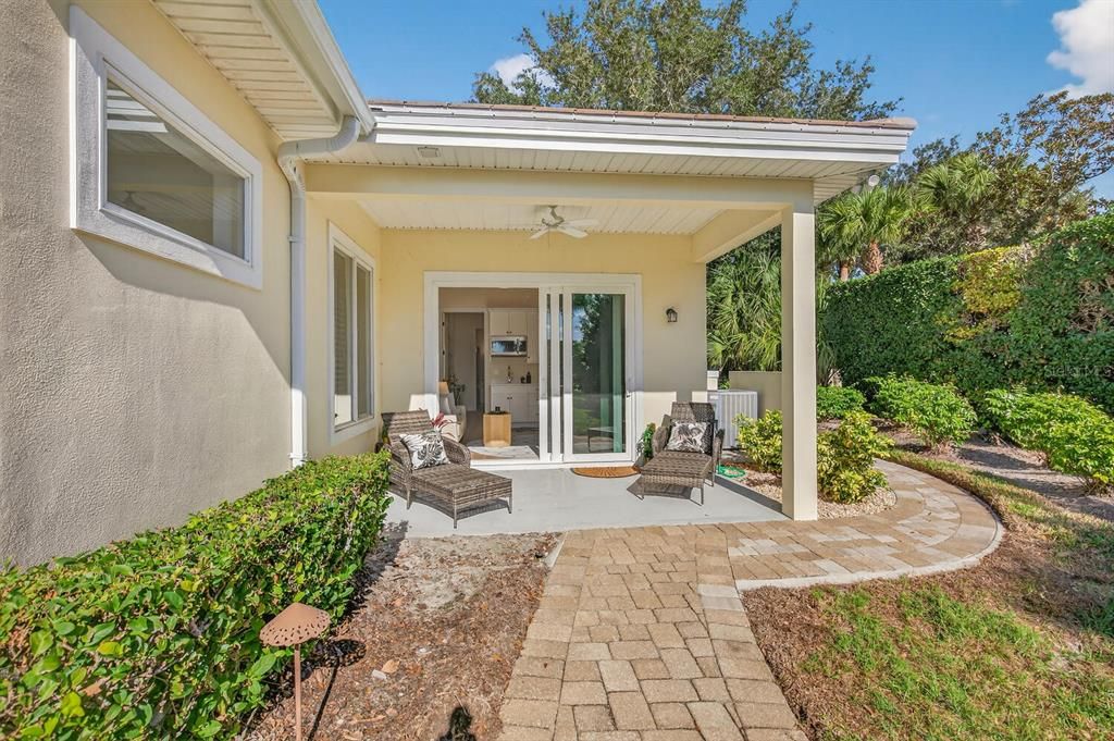 For Sale: $3,200,000 (5 beds, 5 baths, 5049 Square Feet)