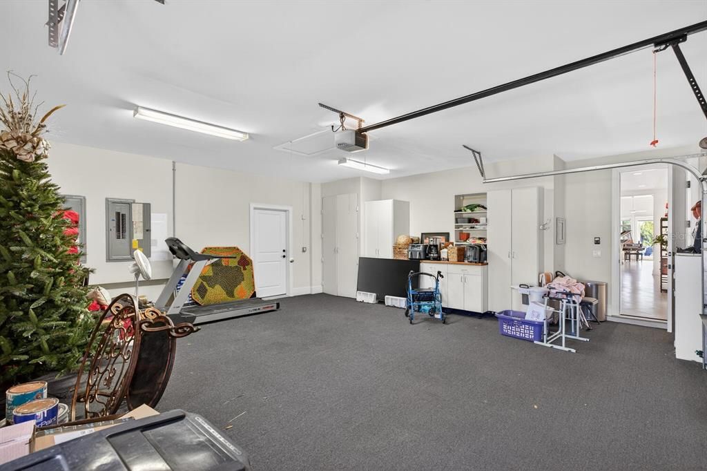 For Sale: $3,200,000 (5 beds, 5 baths, 5049 Square Feet)