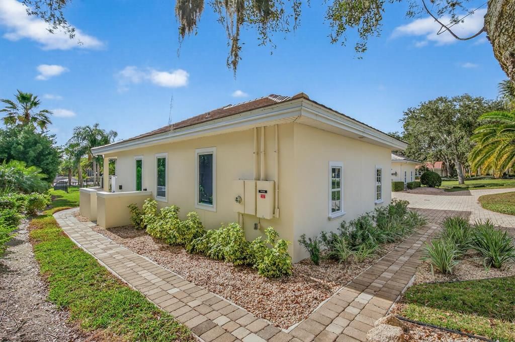 For Sale: $3,200,000 (5 beds, 5 baths, 5049 Square Feet)