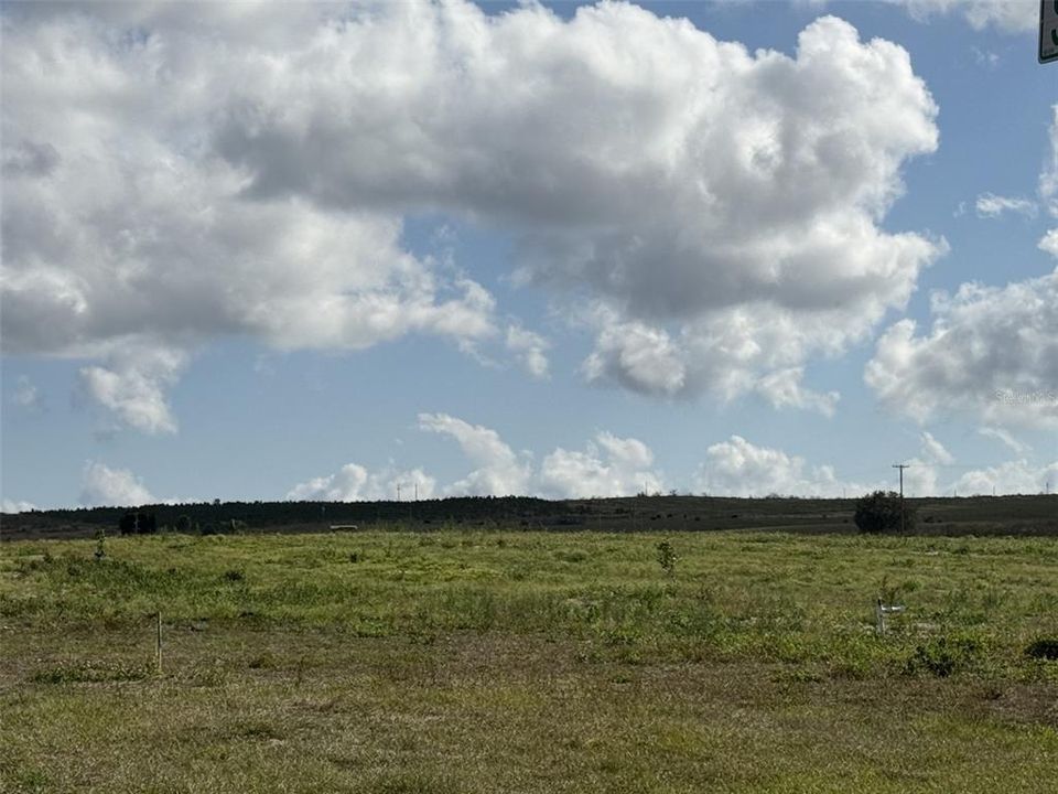 En Venta: $1,625,000 (23.72 acres)