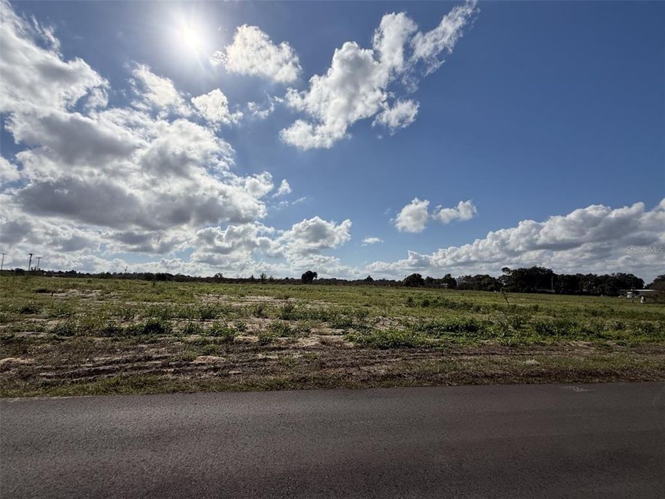 En Venta: $1,625,000 (23.72 acres)