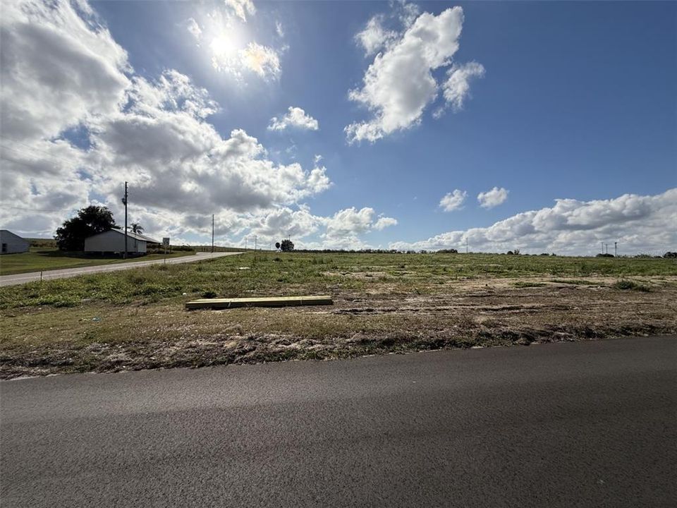 En Venta: $1,625,000 (23.72 acres)