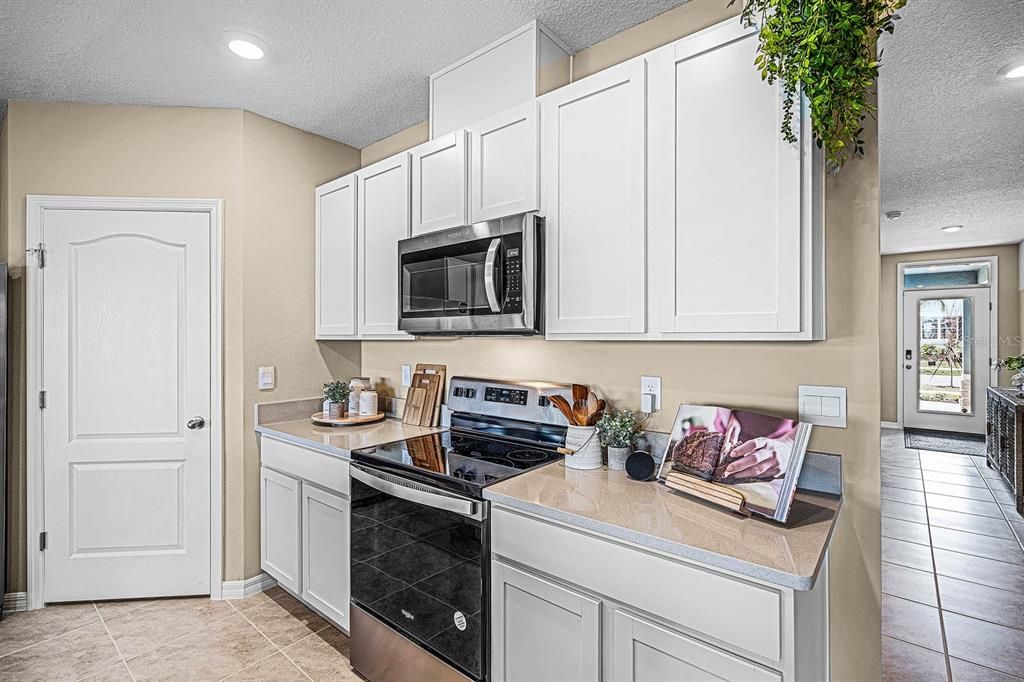 For Sale: $351,990 (4 beds, 2 baths, 1828 Square Feet)