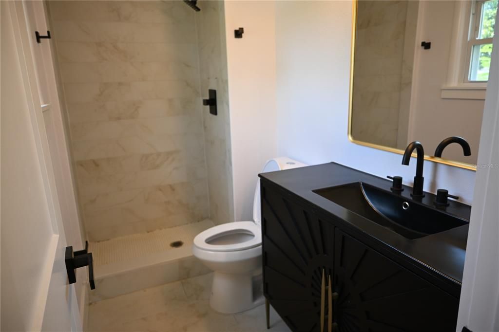 For Rent: $3,500 (3 beds, 2 baths, 1122 Square Feet)