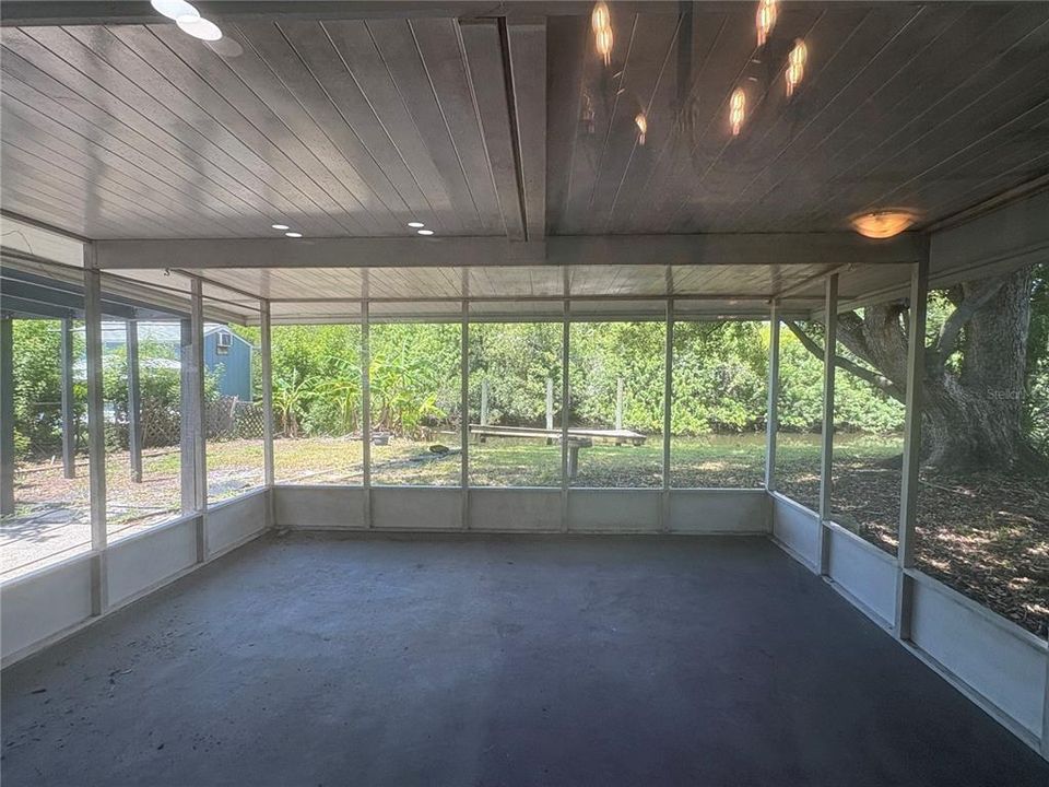 For Rent: $3,500 (3 beds, 2 baths, 1122 Square Feet)