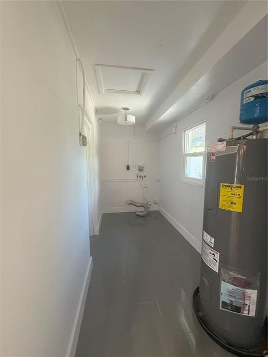 For Rent: $3,500 (3 beds, 2 baths, 1122 Square Feet)