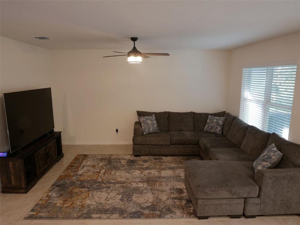 For Sale: $359,000 (3 beds, 2 baths, 1685 Square Feet)