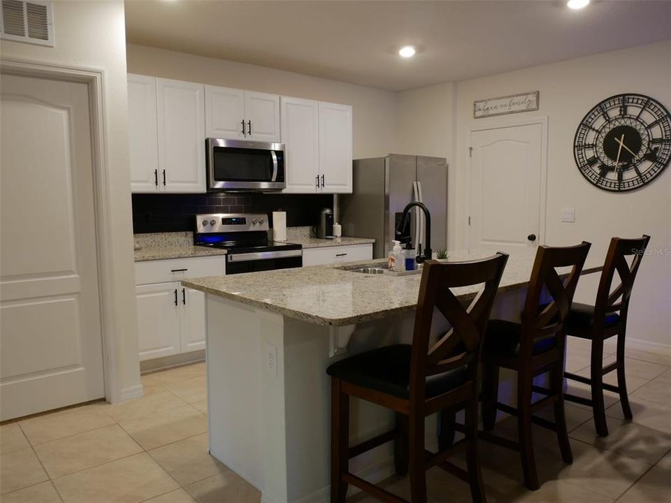 For Sale: $359,000 (3 beds, 2 baths, 1685 Square Feet)