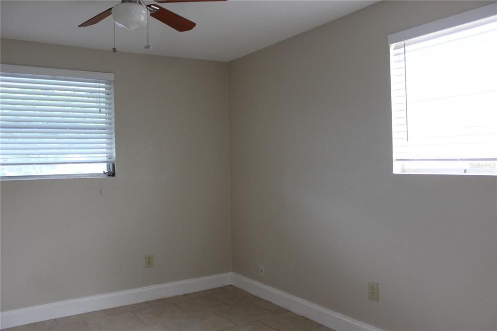 For Rent: $1,050 (2 beds, 1 baths, 750 Square Feet)