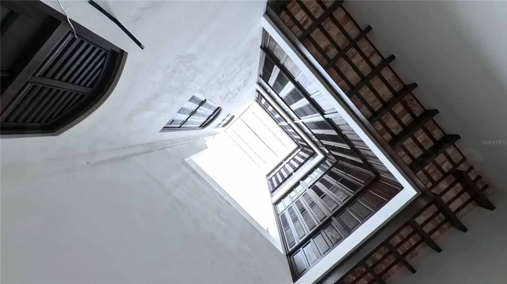 待售: $5,000,000 (10 贝兹, 10 浴室, 10800 平方英尺)