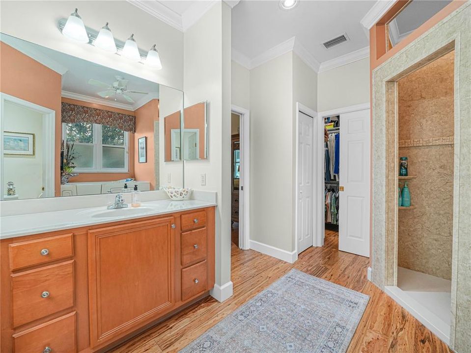 En Venta: $535,000 (3 camas, 3 baños, 2371 Pies cuadrados)