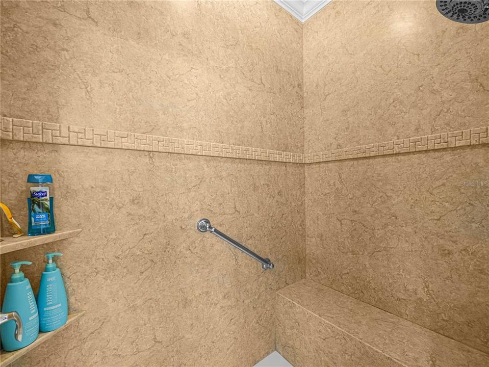 En Venta: $535,000 (3 camas, 3 baños, 2371 Pies cuadrados)