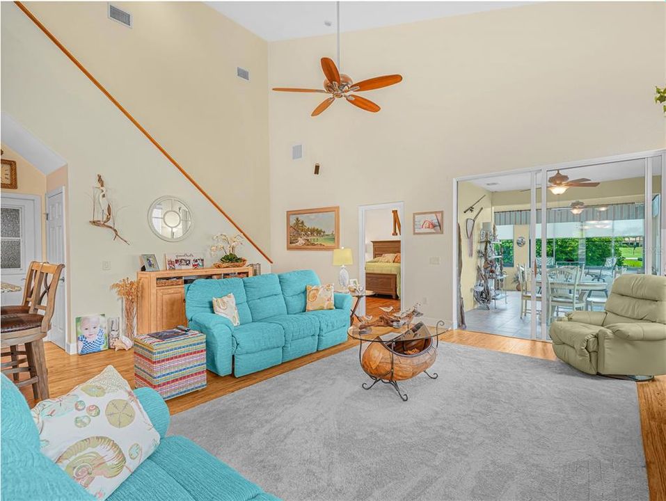 En Venta: $535,000 (3 camas, 3 baños, 2371 Pies cuadrados)