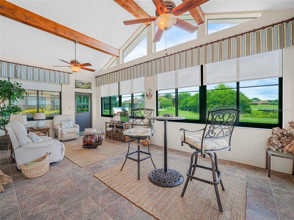 En Venta: $535,000 (3 camas, 3 baños, 2371 Pies cuadrados)