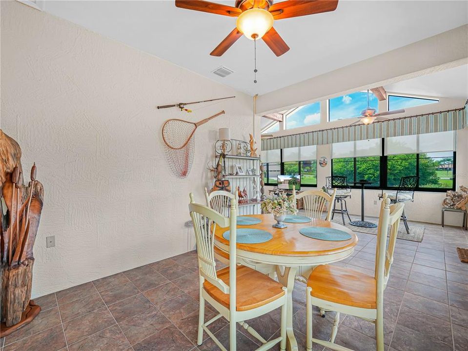 En Venta: $535,000 (3 camas, 3 baños, 2371 Pies cuadrados)