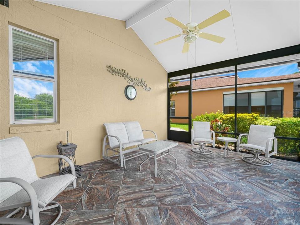 En Venta: $535,000 (3 camas, 3 baños, 2371 Pies cuadrados)