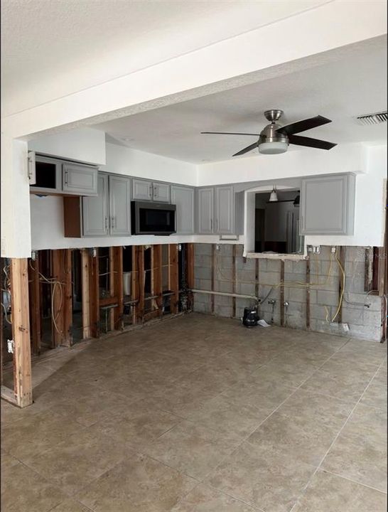 待售: $350,000 (3 贝兹, 2 浴室, 1350 平方英尺)