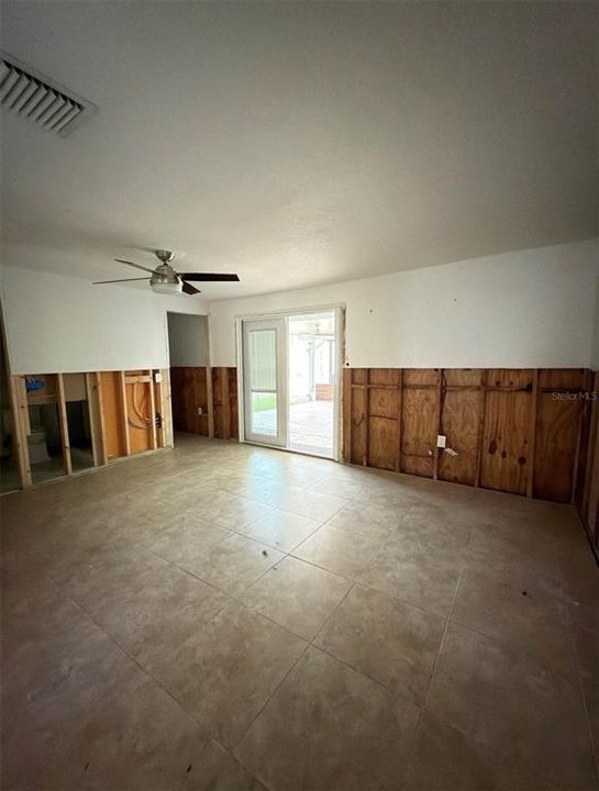 待售: $350,000 (3 贝兹, 2 浴室, 1350 平方英尺)