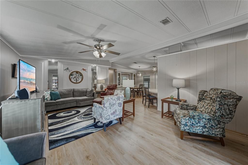 En Venta: $169,900 (2 camas, 2 baños, 1144 Pies cuadrados)