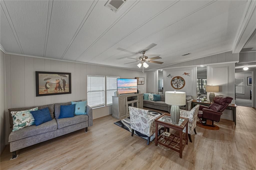 En Venta: $169,900 (2 camas, 2 baños, 1144 Pies cuadrados)