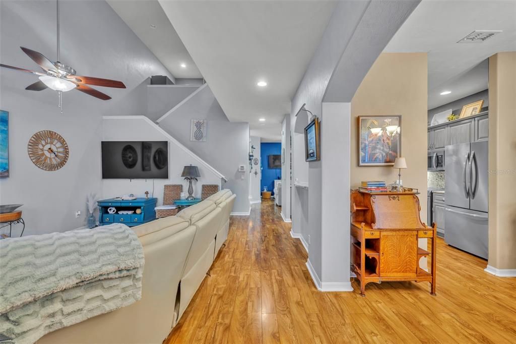 待售: $345,000 (2 贝兹, 2 浴室, 1824 平方英尺)