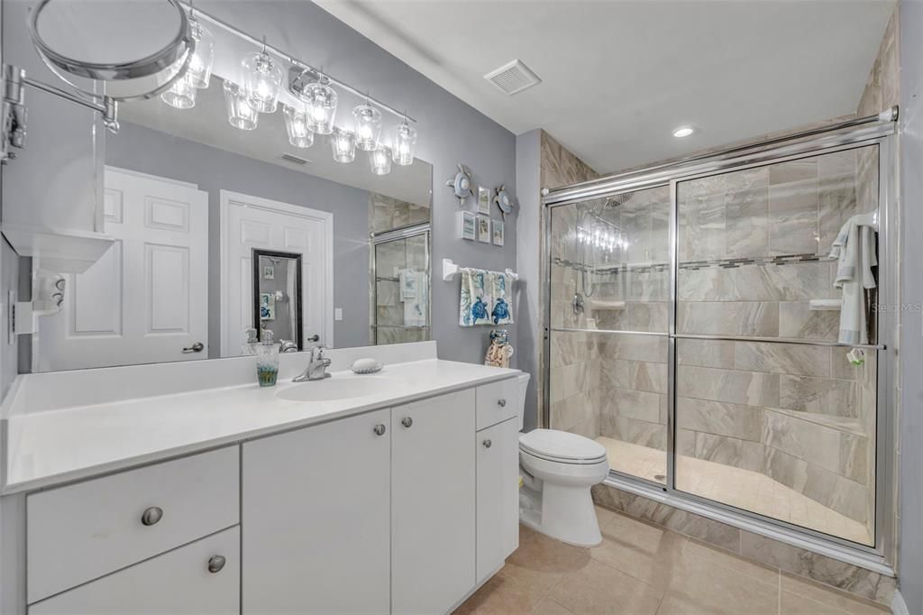 待售: $345,000 (2 贝兹, 2 浴室, 1824 平方英尺)