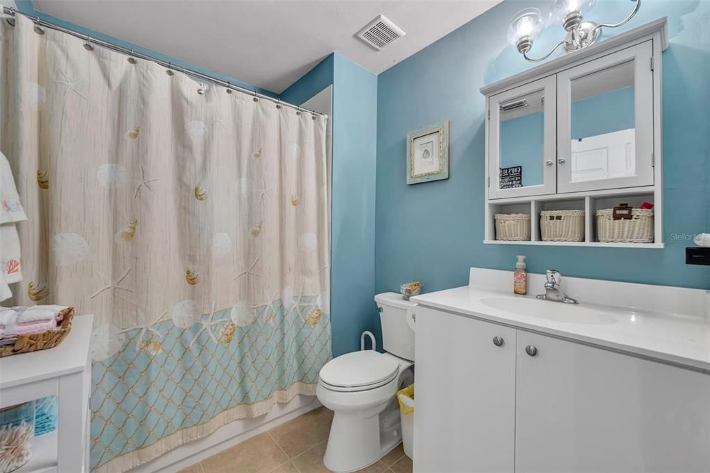 待售: $345,000 (2 贝兹, 2 浴室, 1824 平方英尺)