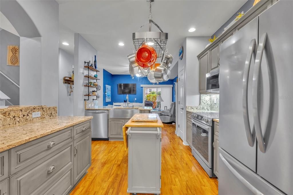 待售: $345,000 (2 贝兹, 2 浴室, 1824 平方英尺)